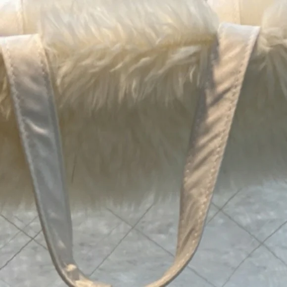 White Fur Trimmed Pom Pom Frosted See Through Purse 10x11" - Picture 3 of 5